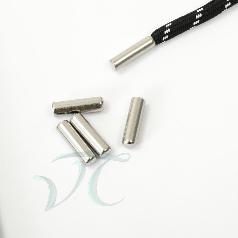 Drawcord with metal tipping 